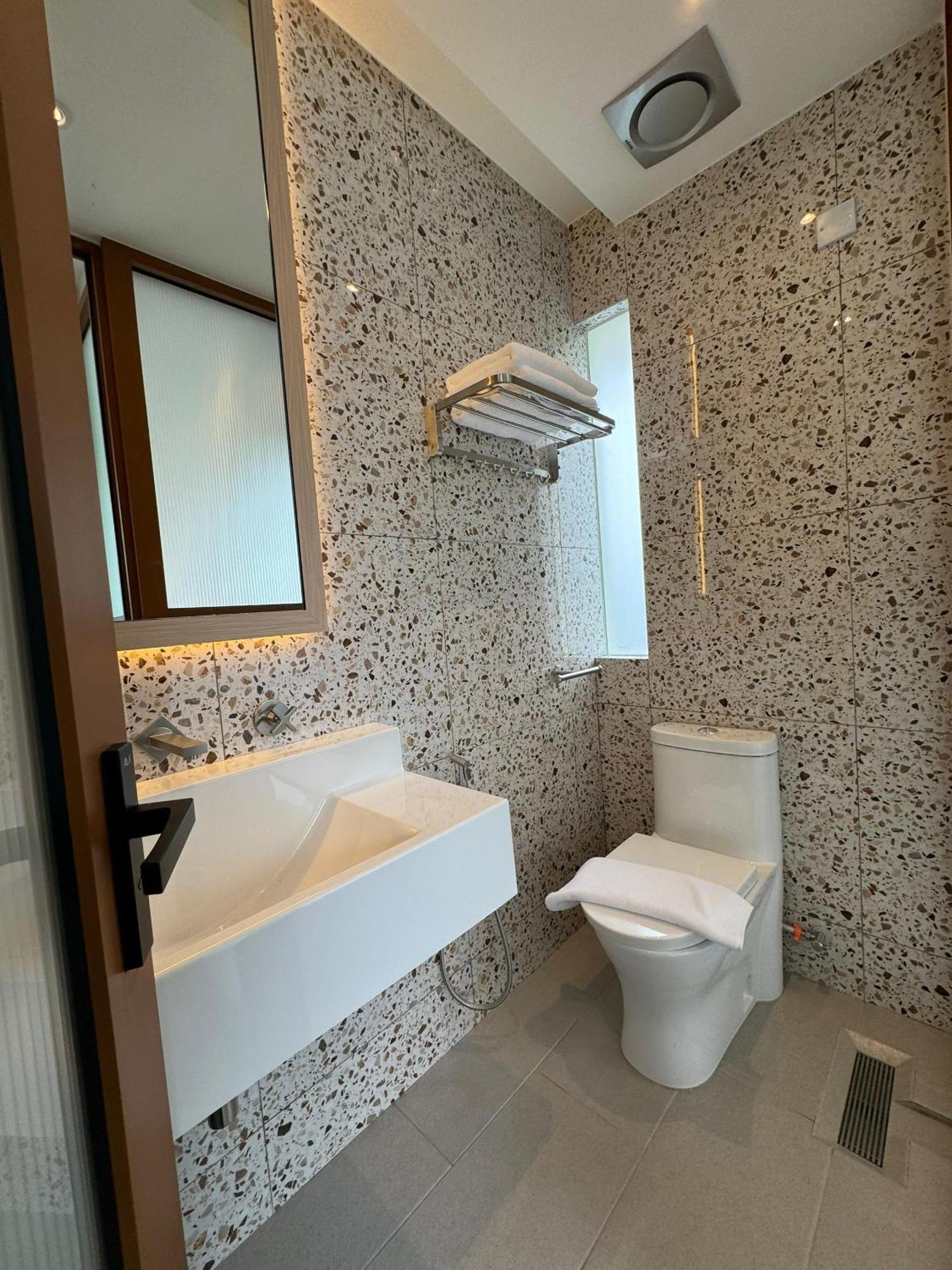 Muzi Boutique Hotel Ίπο Εξωτερικό φωτογραφία